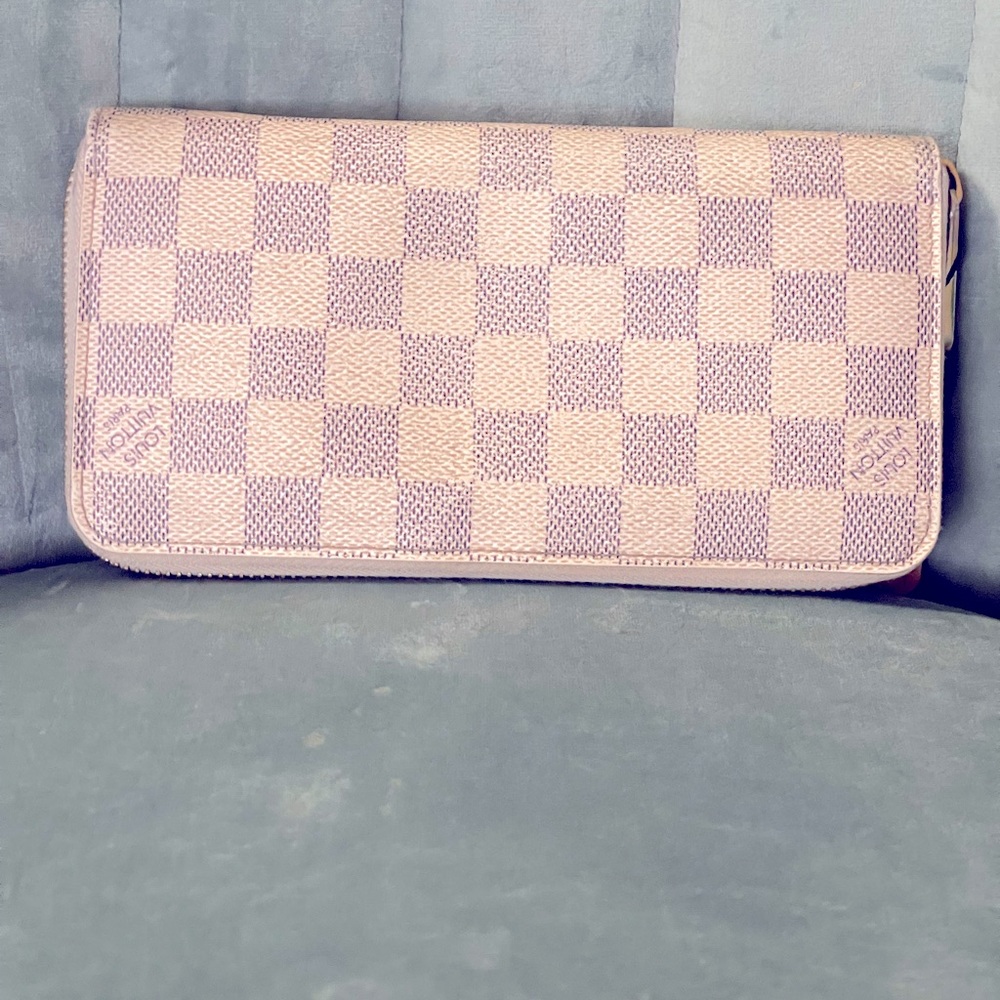 Louis Vuitton, Damier Azure Large Zip wallet
